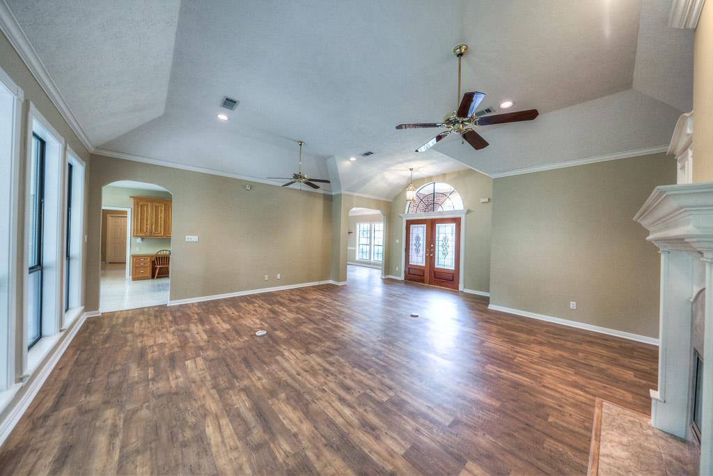 3379 Torrey Pines Dr