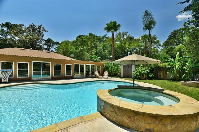 3318 Falling Leaf Ln