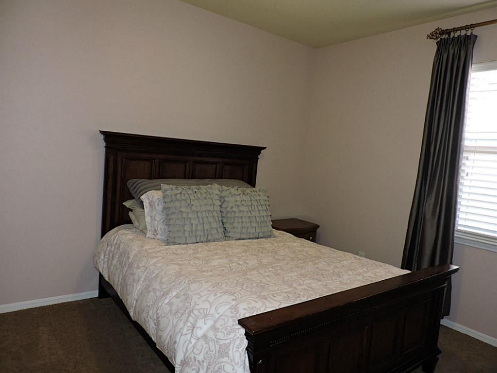 1070 Cedar Lake Ct
