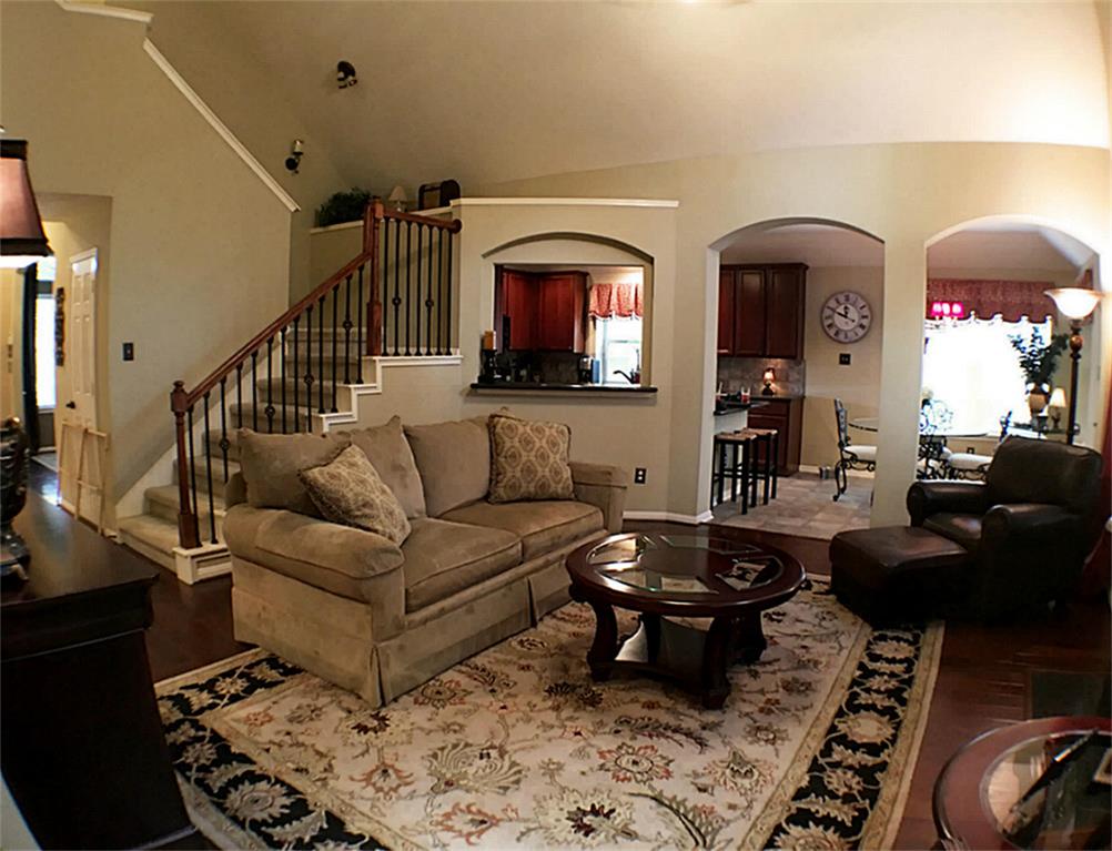 150 N Hawthorne Hollow Cir