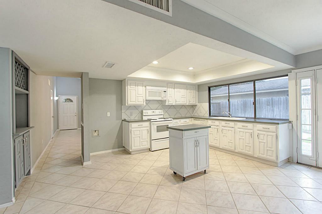 3911 Postwood Dr