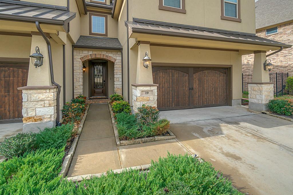 46 W Tallowberry Dr