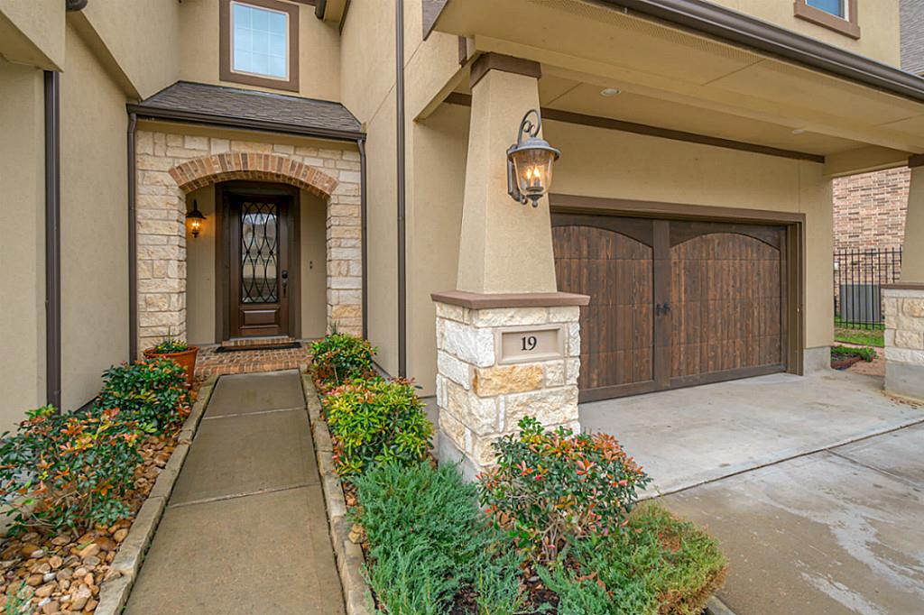 46 W Tallowberry Dr