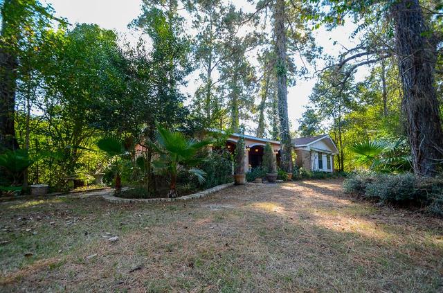 22814 Acorn Valley Dr