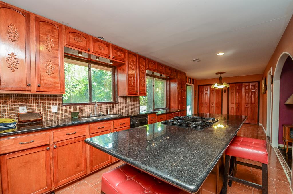 22814 Acorn Valley Dr