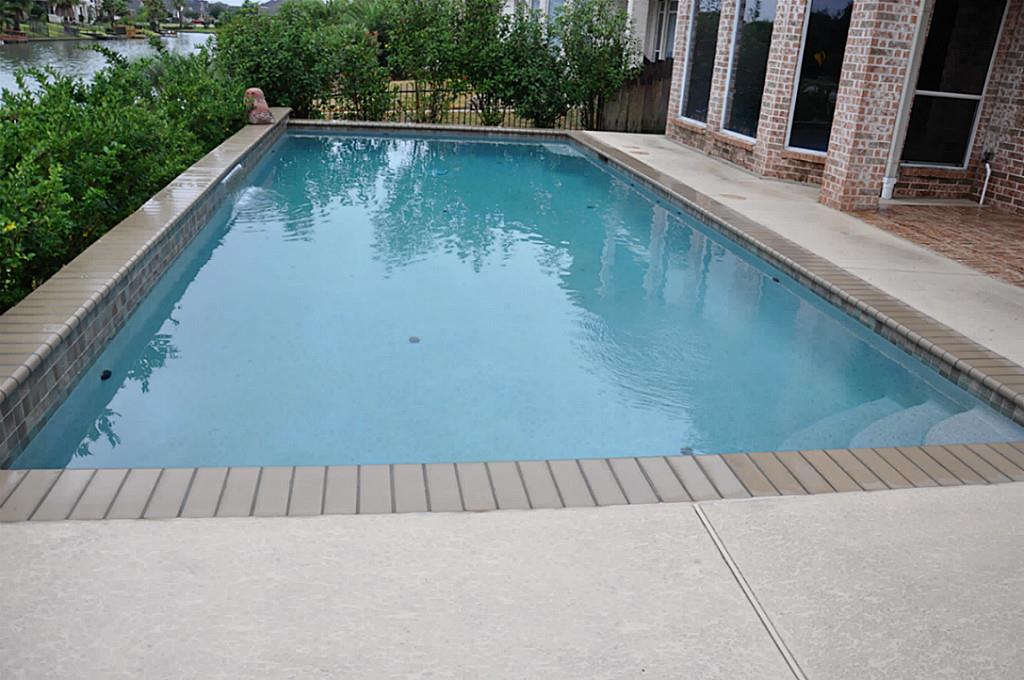 17803 Avalon Point Ct