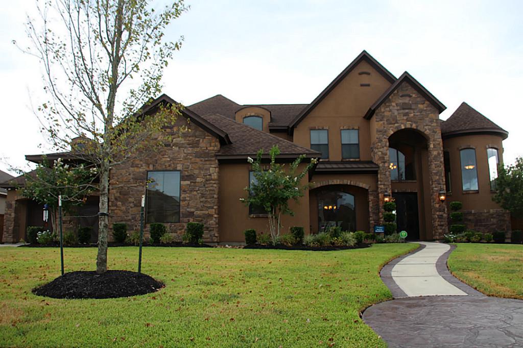 18611 N Frio River Cir