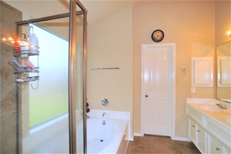 For Sale: 2106 Castle Gardens Ln Katy, TX 77449