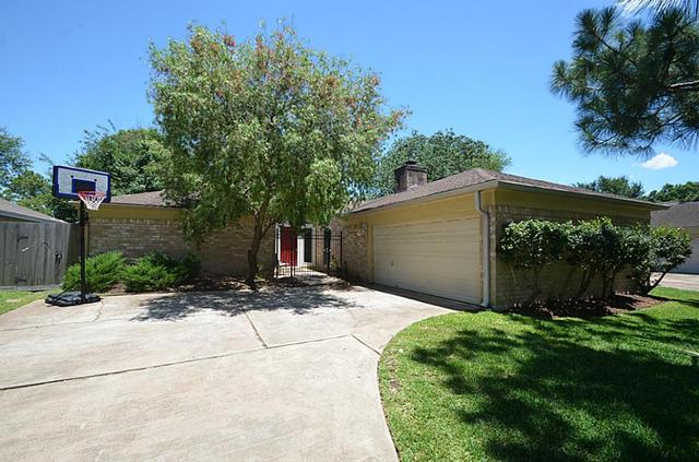 1111 Chippenham Dr