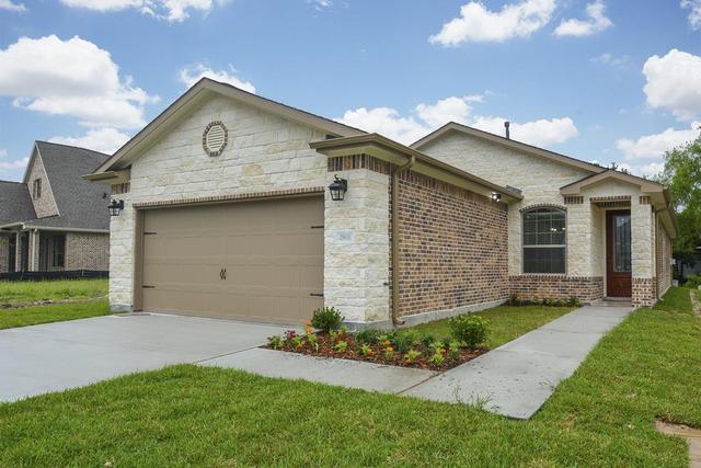 2702 Oakmont Ln