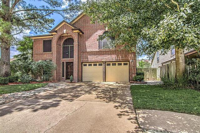 2702 Oakmont Ln