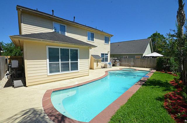 3122 Broadmoor Dr