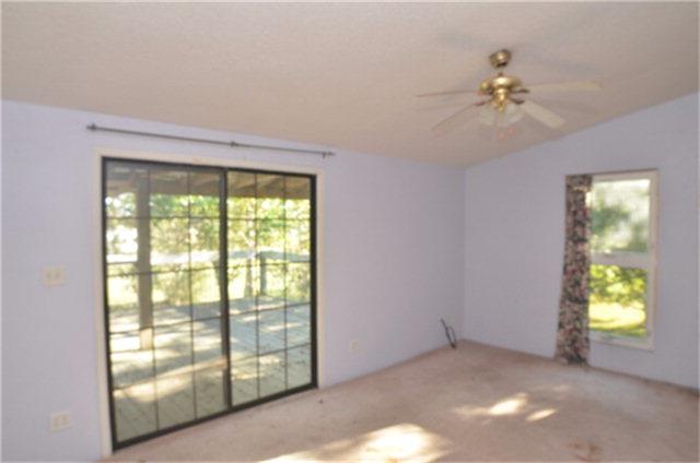 245 Swallow Dr