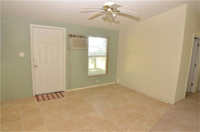 245 Swallow Dr