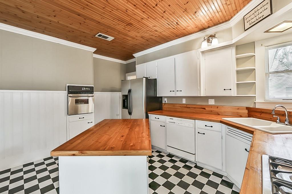 600 2nd St