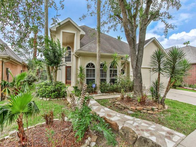 811 Lakespur Dr