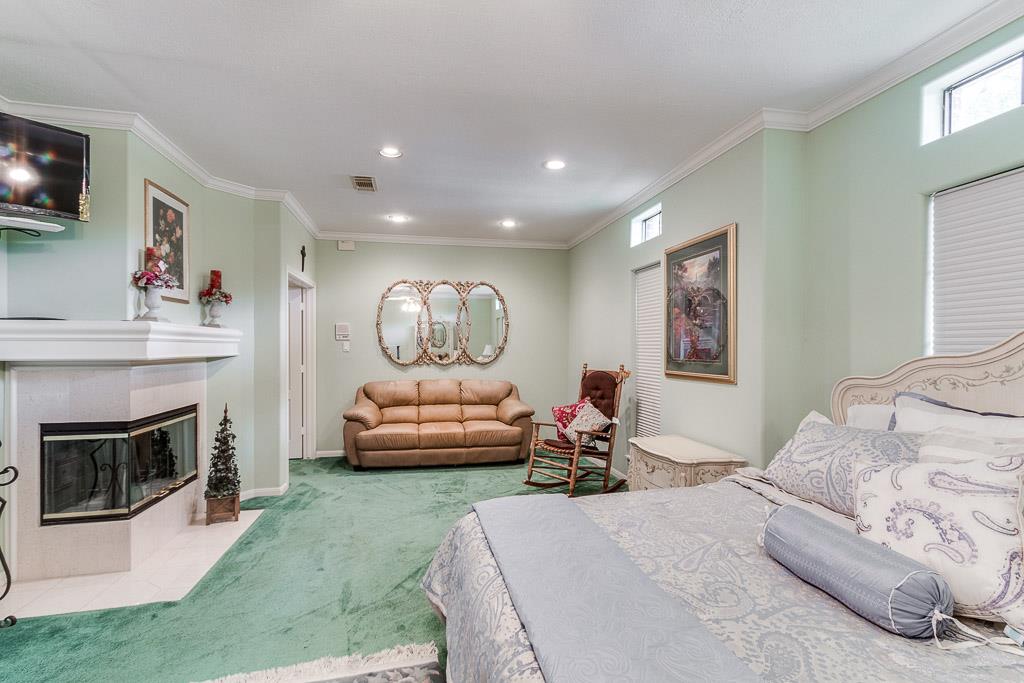 For Sale: 16 Fosters Ct Sugar Land, TX 77479