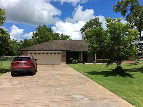 1013 County Road 452 Deerfield Ln