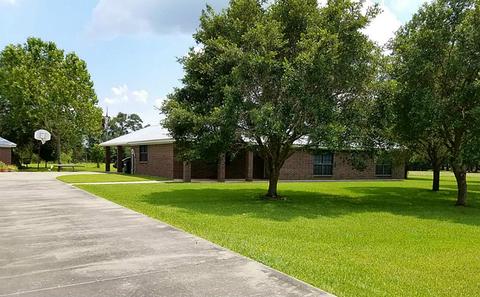 1013 County Road 452 Deerfield Ln