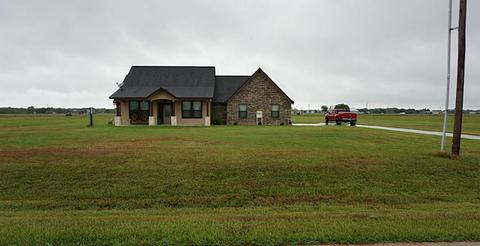 1013 County Road 452 Deerfield Ln