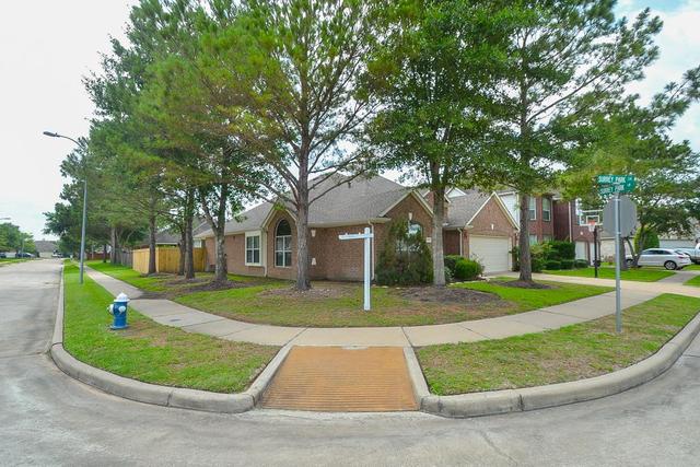 4914 Surrey Park Cir
