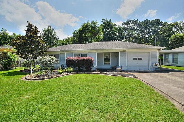 206 Pecan Dr