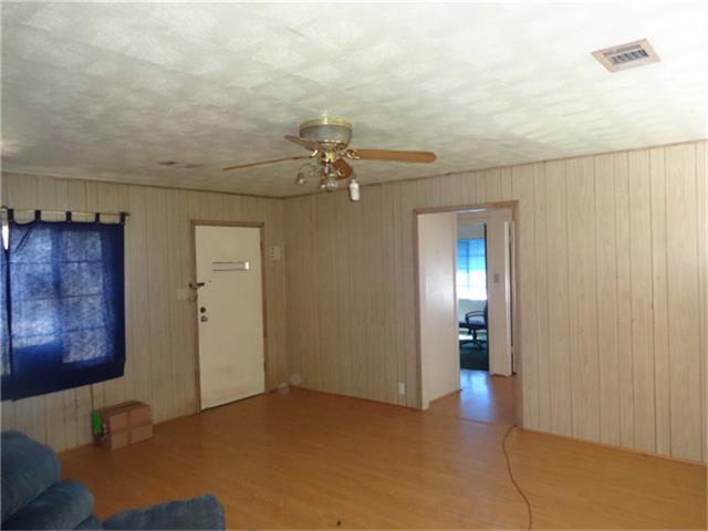 316 Lakeside Dr