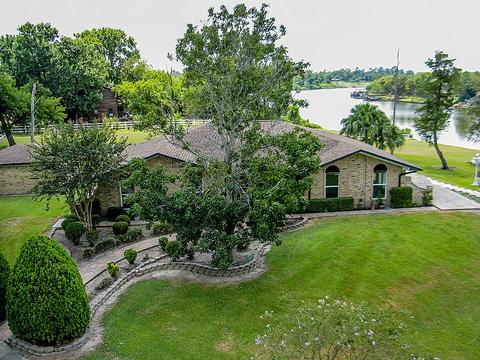8831 Hadden Rd