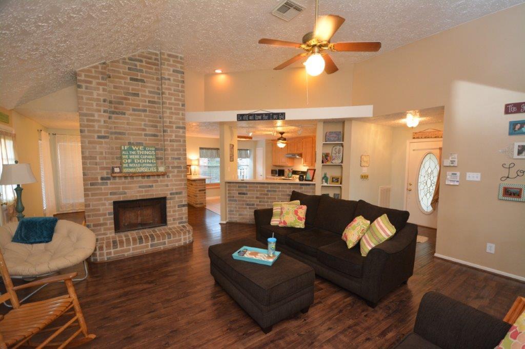 1906 Willowbend Dr