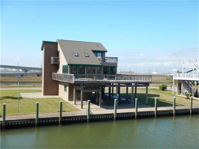231 Schooner Dr