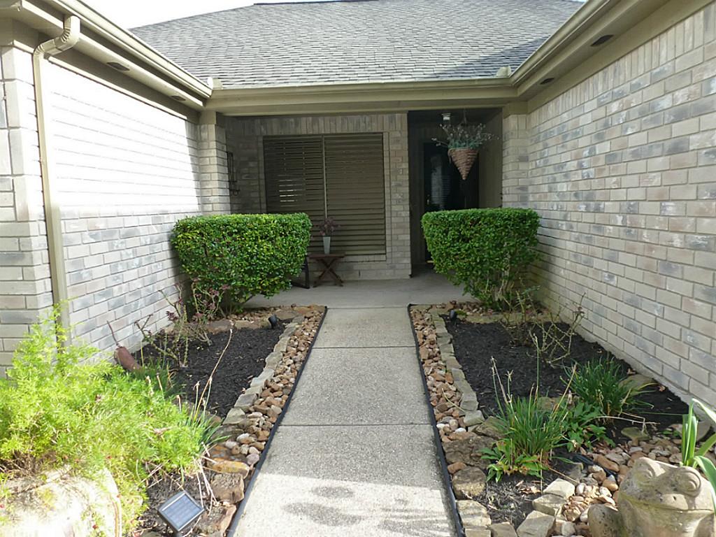 4731 Five Knolls Dr
