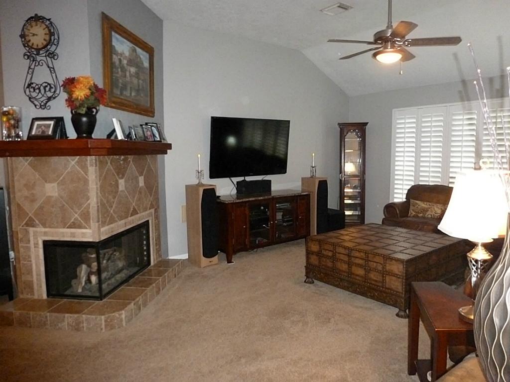 4731 Five Knolls Dr