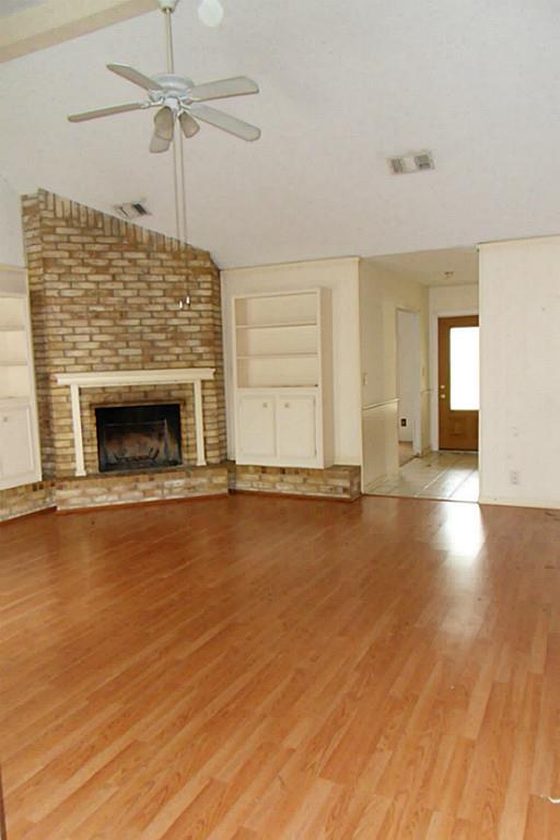 For Sale: 5113 Meadow Pl La Porte, TX 77571