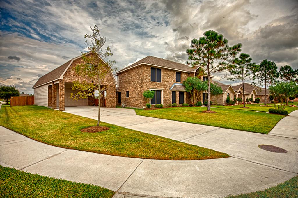 2803 Surrey Cir