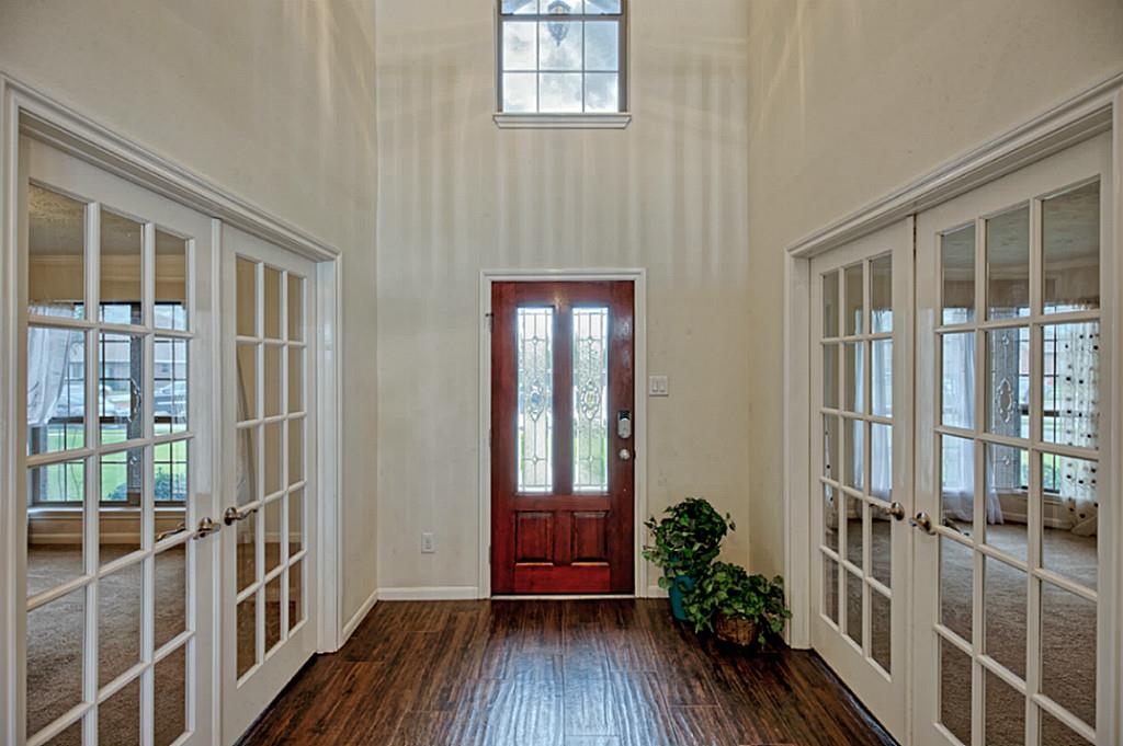 2803 Surrey Cir