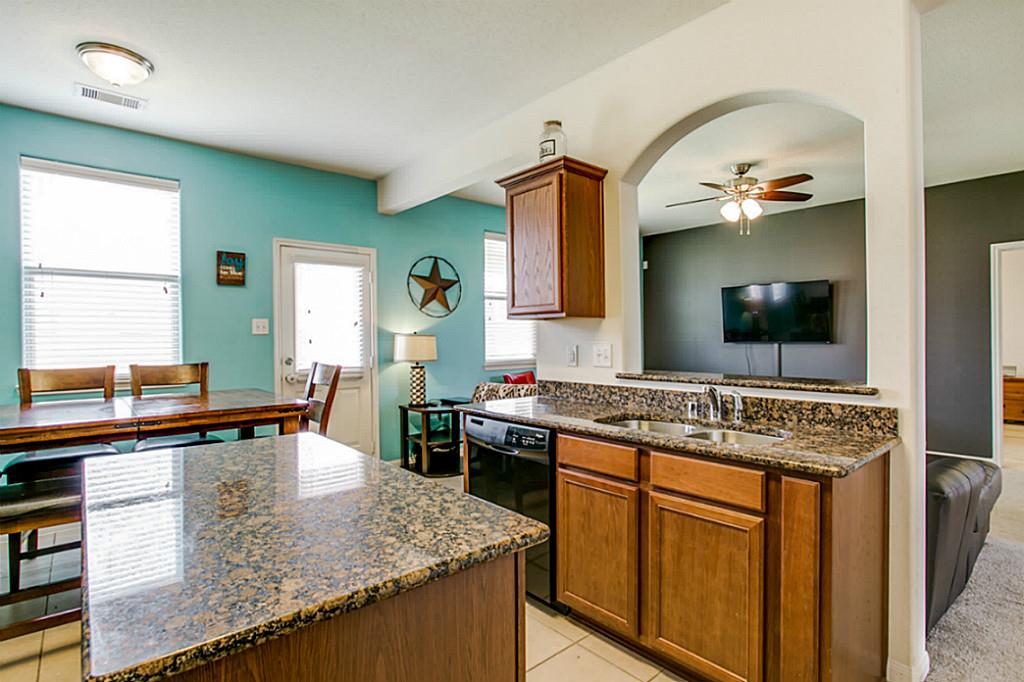 For Sale: 9906 Smokey Quartz Ln Rosharon, TX 77583