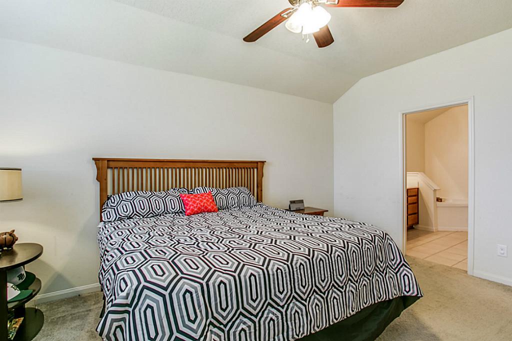 For Sale: 9906 Smokey Quartz Ln Rosharon, TX 77583