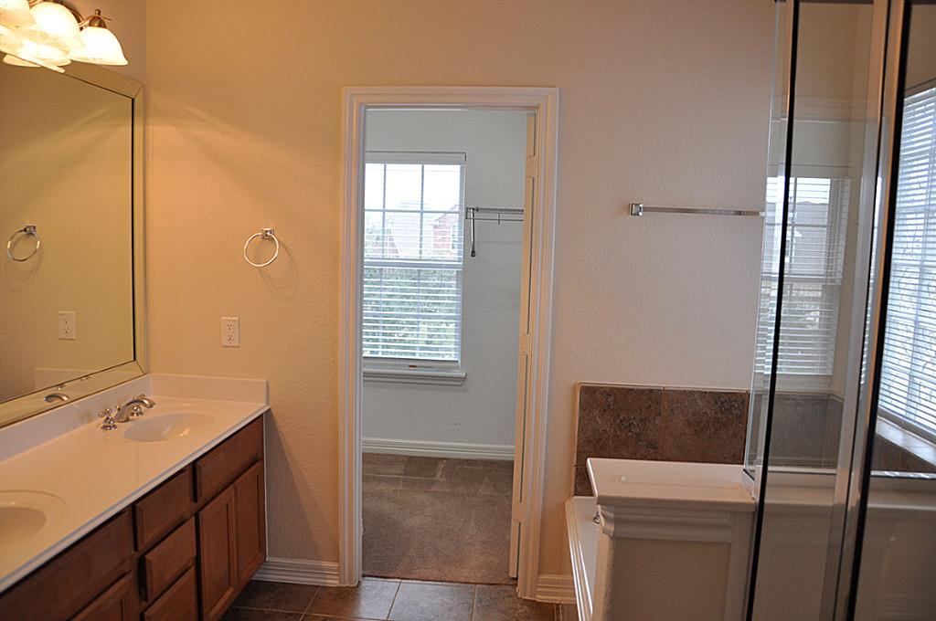 For Sale: 11906 Auburn Trail Ln Pearland, TX 77584