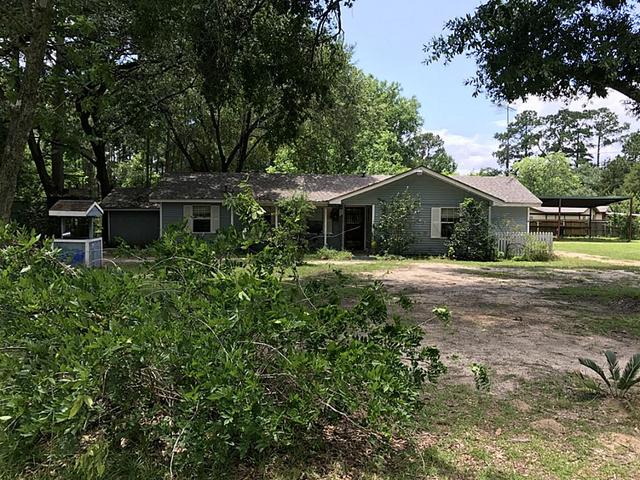 700 W Dogwood St