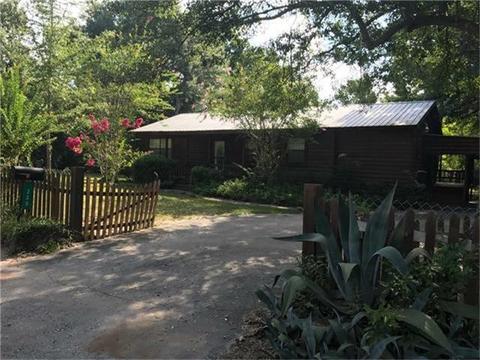 700 W Dogwood St