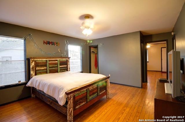 305 Mockingbird Ln