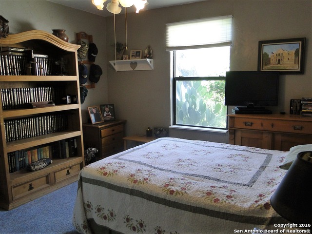 For Sale: 120 Valley View Trl Comfort, TX 78013