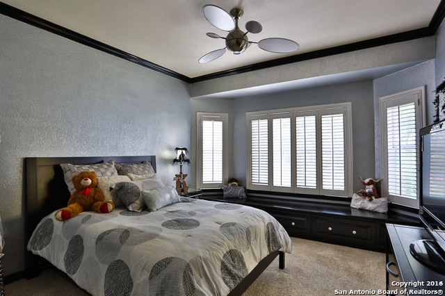 For Sale: 8467 Rolling Acres Trl Boerne, TX 78015
