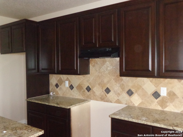For Sale: 315 Mustang Rdg Natalia, TX 78059