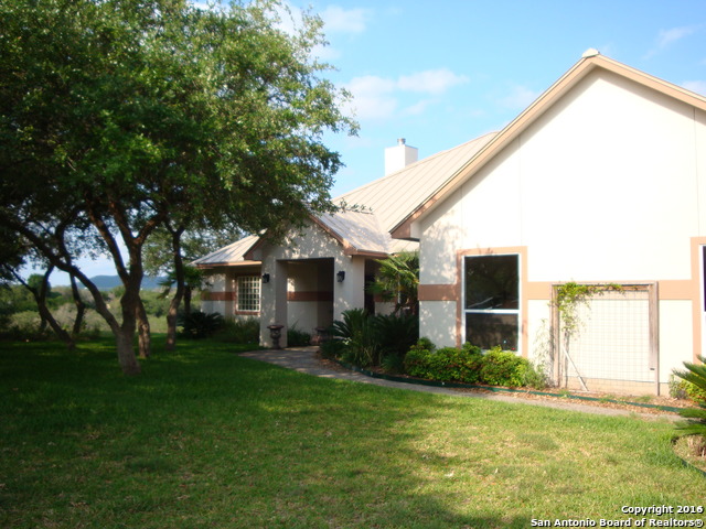 For Sale: 852 Deer Forest Dr W Pipe Creek, TX 78063