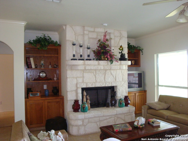 For Sale: 852 Deer Forest Dr W Pipe Creek, TX 78063