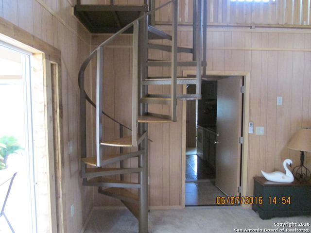 For Sale: 445 Lookout Dr Pipe Creek, TX 78063