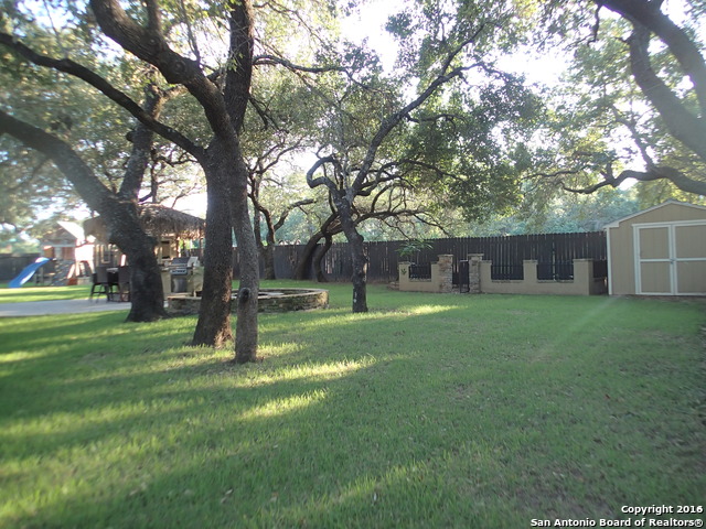 For Sale: 1619 Hickory Bnd Pleasanton, TX 78064