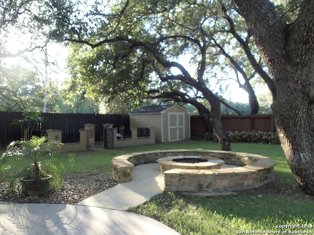 For Sale: 1619 Hickory Bnd Pleasanton, TX 78064