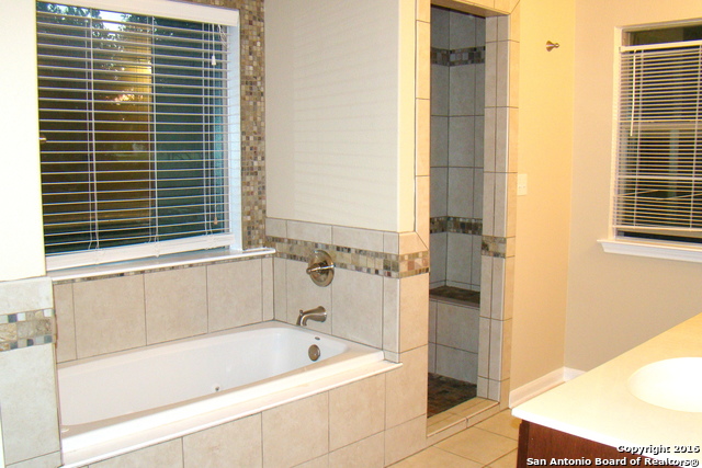 806 Deep Water Dr
